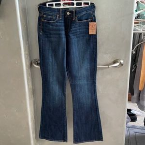 NWT Lucky Brand women’s Bootcute blue jeans